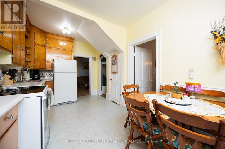 29632412/11-peter-street/maxville/north-glengarry/ontario/K0C1T0_14