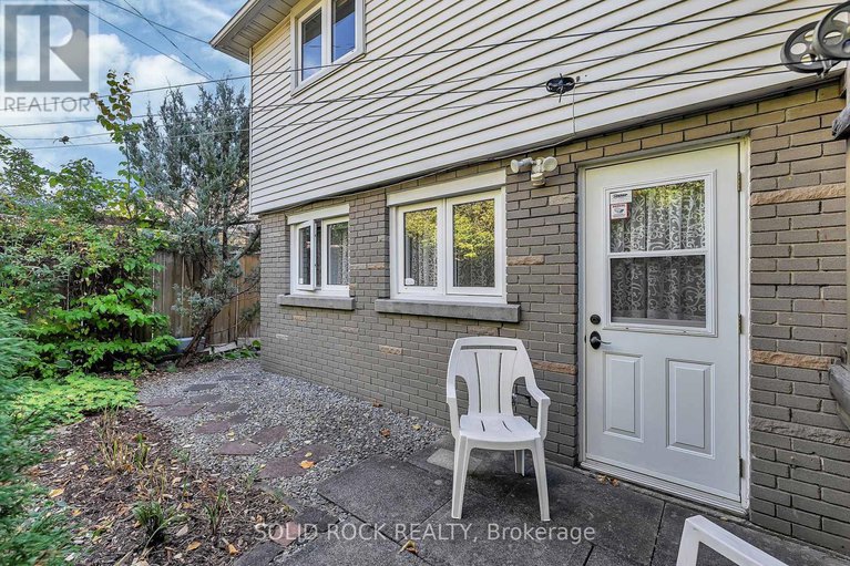 28964085/471-tillbury-avenue/laurentianview/ottawa/ontario/K2A0Y6_28