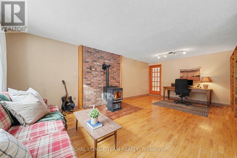 29313879/2249-mcgovern-road-w/north-grenville-twp-kemptville-south/north-grenville/ontario/K0G1S0_17