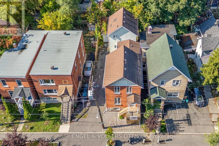 28933674/a-b-116-cambridge-street-n/west-centre-town/ottawa/ontario/K1R7A7_22