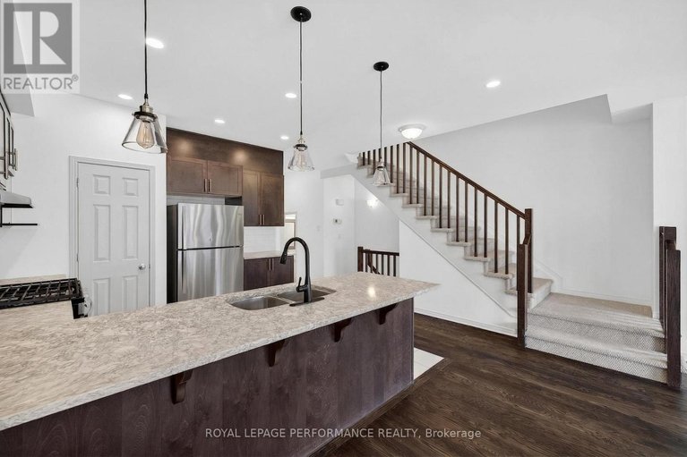 29581114/345-nonius-street/emerald-meadowstrailwest/ottawa/ontario/K2V0E1_11