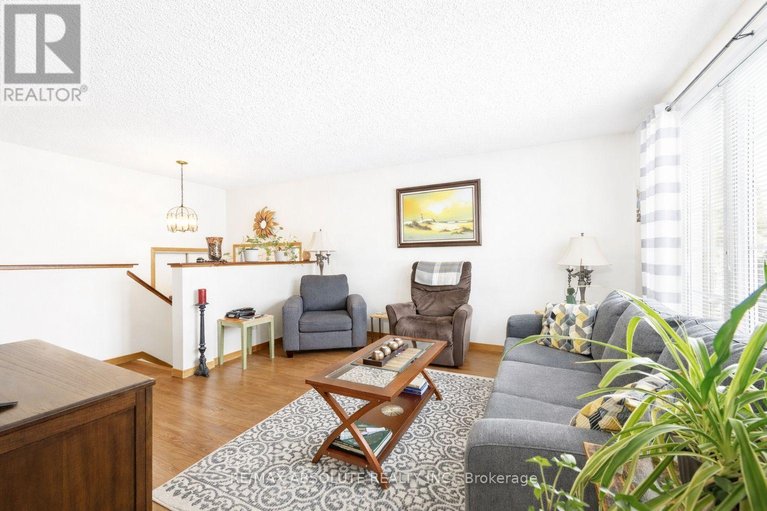 29448325/610-oxford-street-e/kemptville/north-grenville/ontario/K0G1J0_13