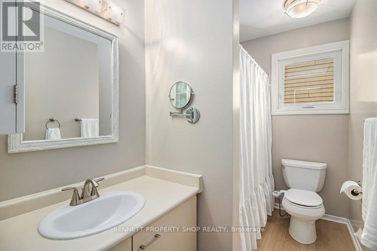 29050384/1865-leclair-crescent/queenswood-heights-south/ottawa/ontario/K1E3S2_21