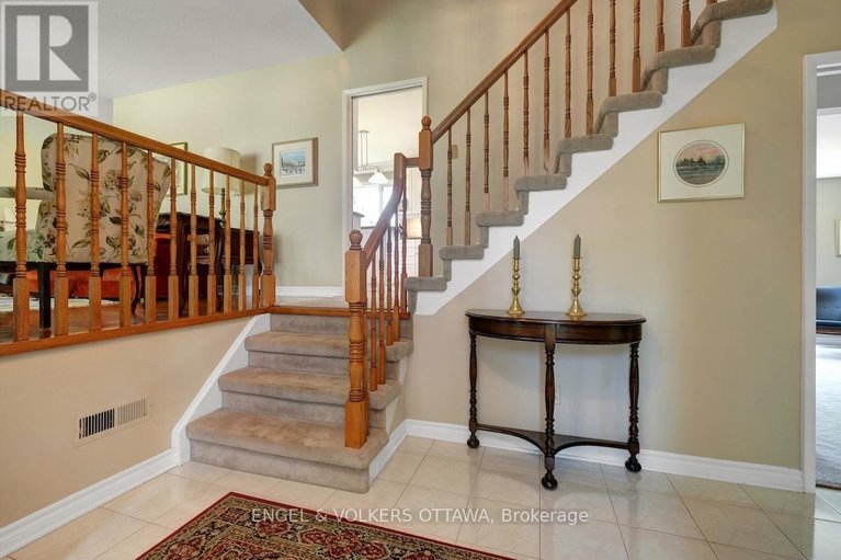 28812016/15-dickson-street/bruce-farmgraham-parkqualicumbellands/ottawa/ontario/K2H7H6_6