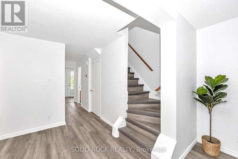 28622549/348-monica-crescent/bilberry-creekqueenswood-heights/ottawa/ontario/K1E3N5_14