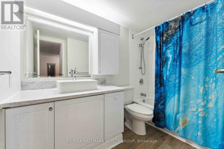 28414762/158c-mcarthur-avenue-s/vanier/ottawa/ontario/K1L8E7_18