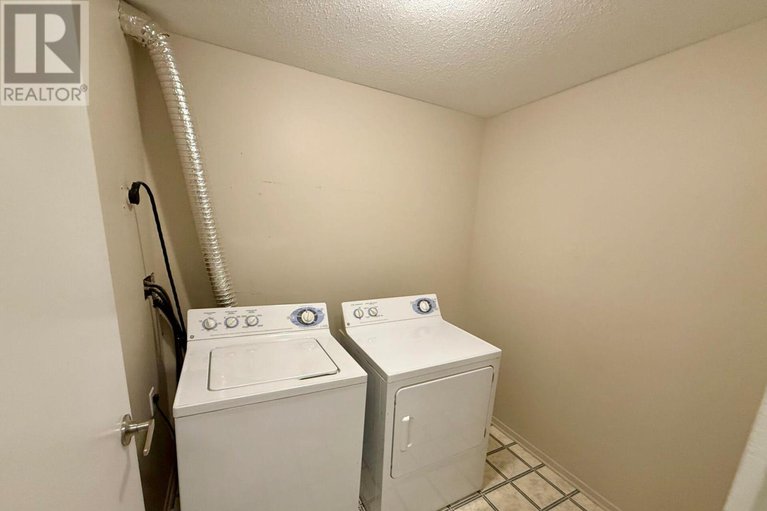 28977582/8-blue-moon-private/manor-park/ottawa/ontario/K1K4K6_15