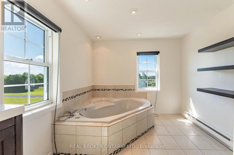 28575090/3449-sarsfield-road/cumberland-west/ottawa/ontario/K0A3E0_26
