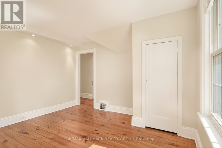 29659903/89-waverley-street/ottawa-centregolden-triangle/ottawa/ontario/K2P0V1_27