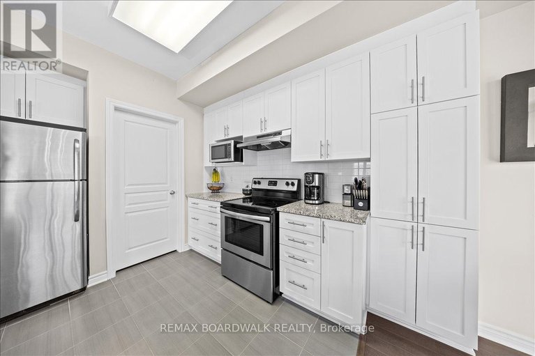 29458538/b-1015-beryl-private/riverside-southgloucester-glen/ottawa/ontario/K1V2M4_14