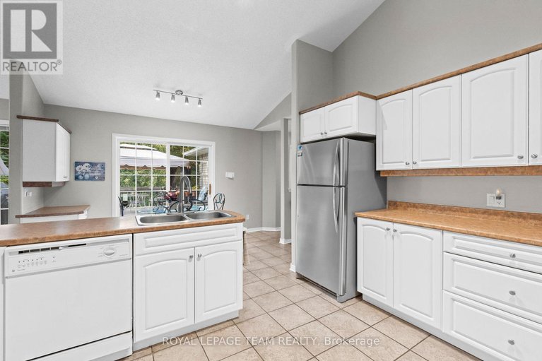 28816789/6825-sunset-boulevard/greely/ottawa/ontario/K4P1M6_14