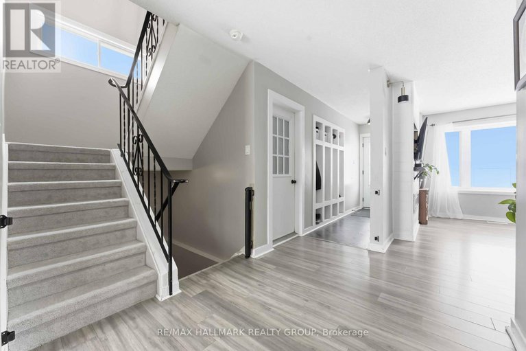 29416522/1091-burgundy-lane/convent-glen/ottawa/ontario/K1C2M9_6