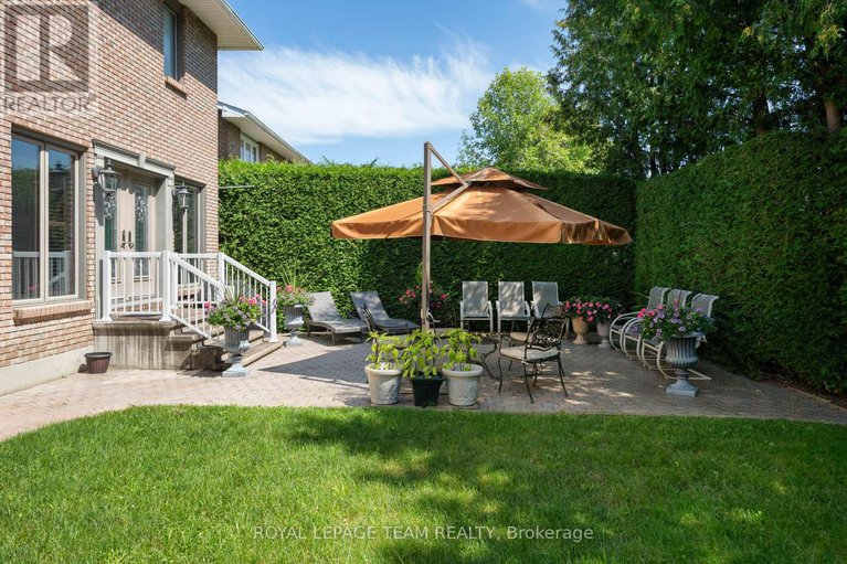 28150557/10-nancy-avenue/sheahan-estatestrend-village/ottawa/ontario/K2H8L4_47