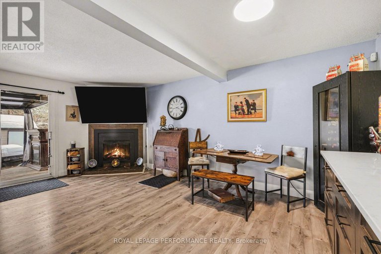 29377757/76-1722-lafrance-drive/queenswood-heights-south/ottawa/ontario/K1E2H2_12