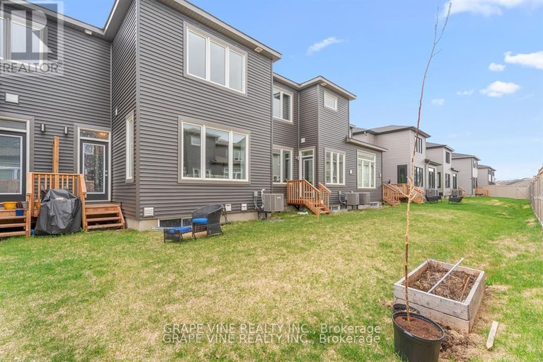 28496874/678-taliesin-crescent/remainder-of-stittsville-area/ottawa/ontario/K2S2W5_34