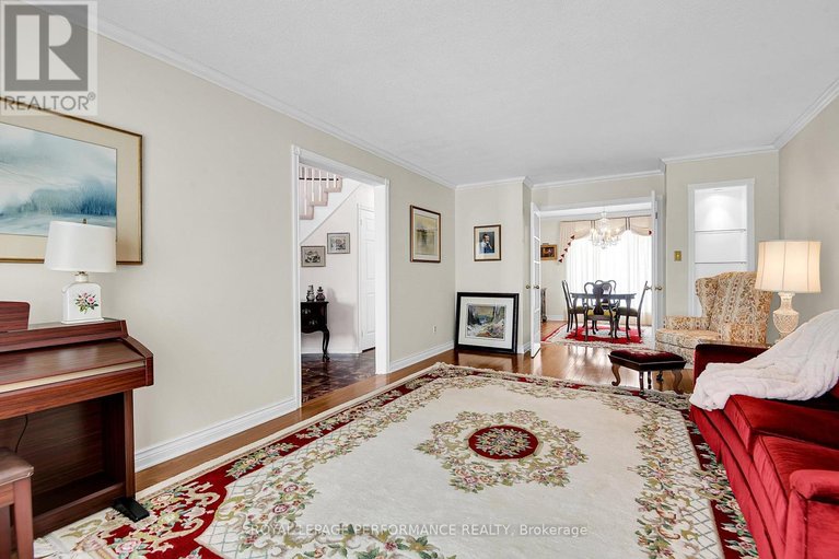 29487498/15-woodfern-court/sheahan-estatestrend-village/ottawa/ontario/K2H8Y9_7