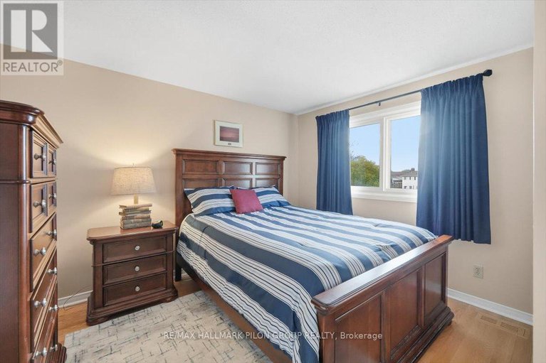 29075006/1066-taffy-lane/convent-glen-north/ottawa/ontario/K1C1Y5_18