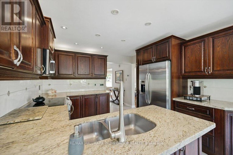 28453219/54-fardon-way/hunt-club-park/ottawa/ontario/K1G4N4_10