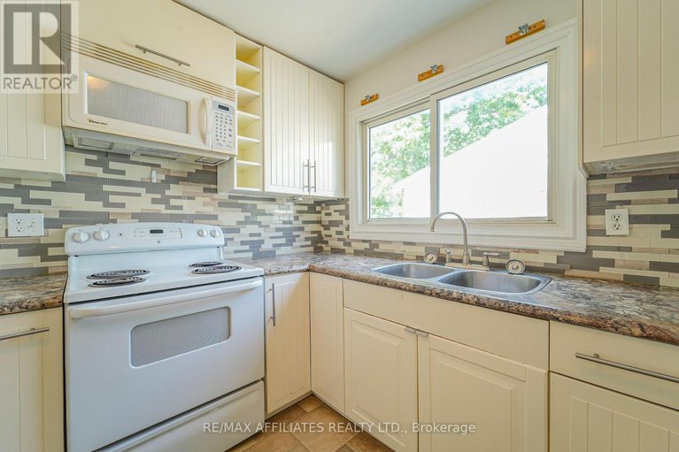 28708608/208-old-colony-road-e/glencairnhazeldean/ottawa/ontario/K2L1M7_7
