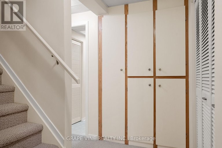 28662604/34-four-seasons-drive/borden-farmstewart-farmcarleton-heightsparkwood-hills/ottawa/ontario/K2E7P8_21