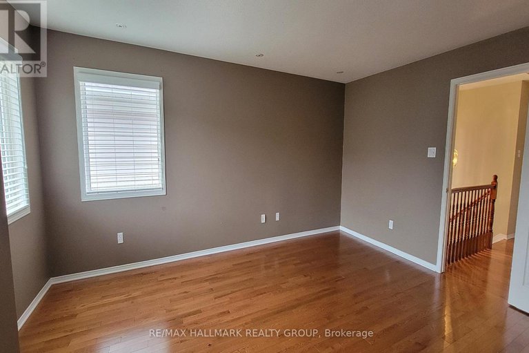 29366241/1620-henri-lauzon-street/chapel-hill/ottawa/ontario/K1C7R6_11