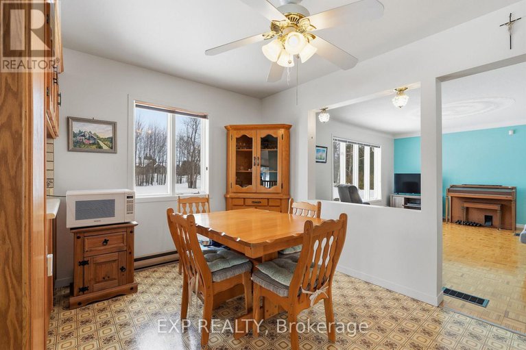 29393358/1776-labonte-street/clarencerockland-twp/clarence-rockland/ontario/K0A1N0_10