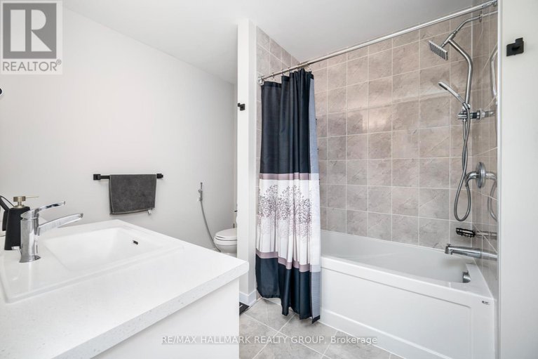 28906810/351-falsetto-street/mer-bleuebradley-estatesanderson-park/ottawa/ontario/K1W0S6_27