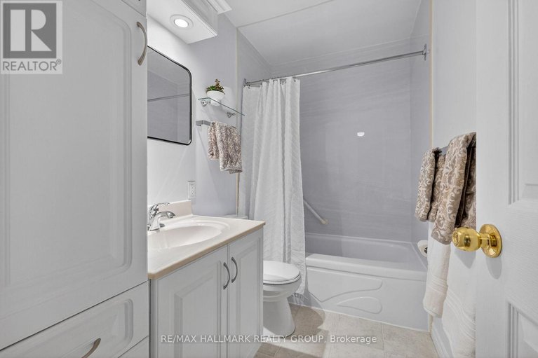 29379154/12-black-forest-lane/arbeatha-park/ottawa/ontario/K2H5C8_40