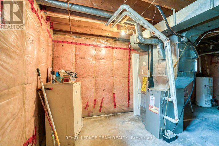 28469840/329-wylie-street/almonte/mississippi-mills/ontario/K0A1A0_33