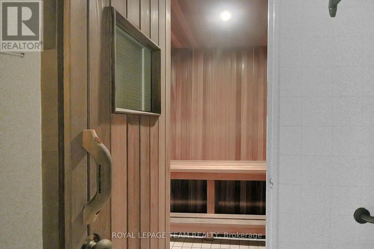 28457035/708-20-chesterton-drive/borden-farmstewart-farmcarleton-heightsparkwood-hills/ottawa/ontario/K2E6Z7_45