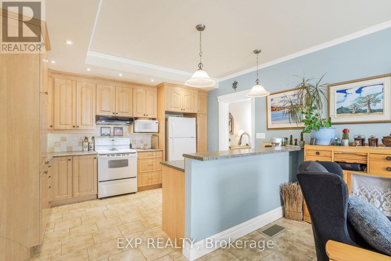 28642527/93-high-street/vankleek-hill/champlain/ontario/K6A1B4_8
