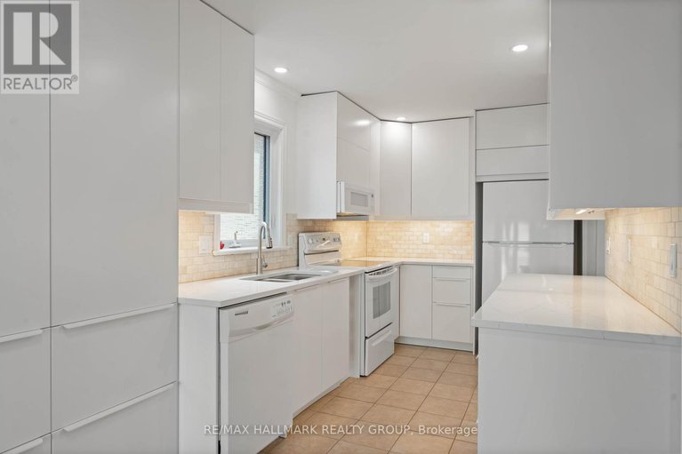 28946187/647-apollo-way/fallingbrookpineridge/ottawa/ontario/K4A1T2_17