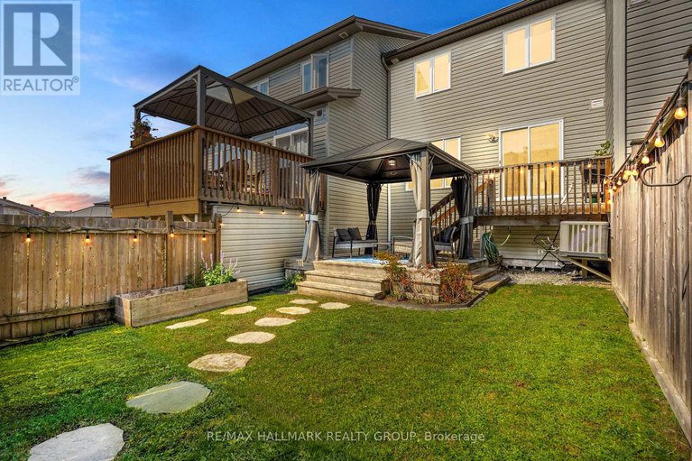 28834905/379-rolling-meadow-crescent/mer-bleuebradley-estatesanderson-park/ottawa/ontario/K1W0A9_29