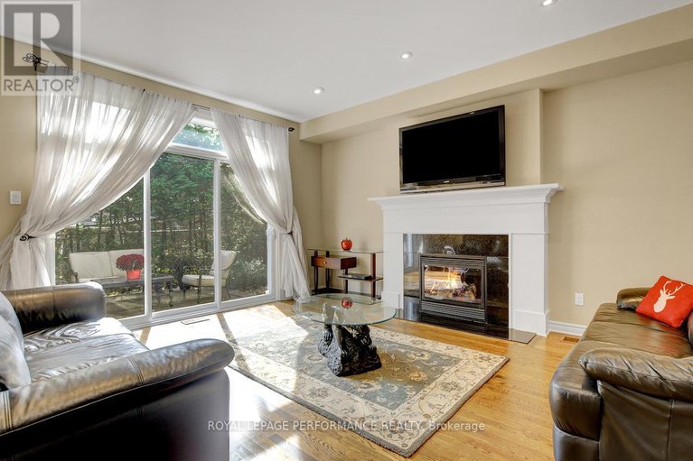 29013155/318-iona-street/westborohampton-park/ottawa/ontario/K1Z7B9_10