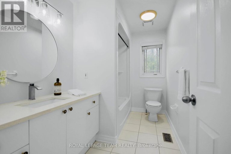 28297086/5719-stuewe-drive/manotick-east-to-manotick-station/ottawa/ontario/K4M1L2_27