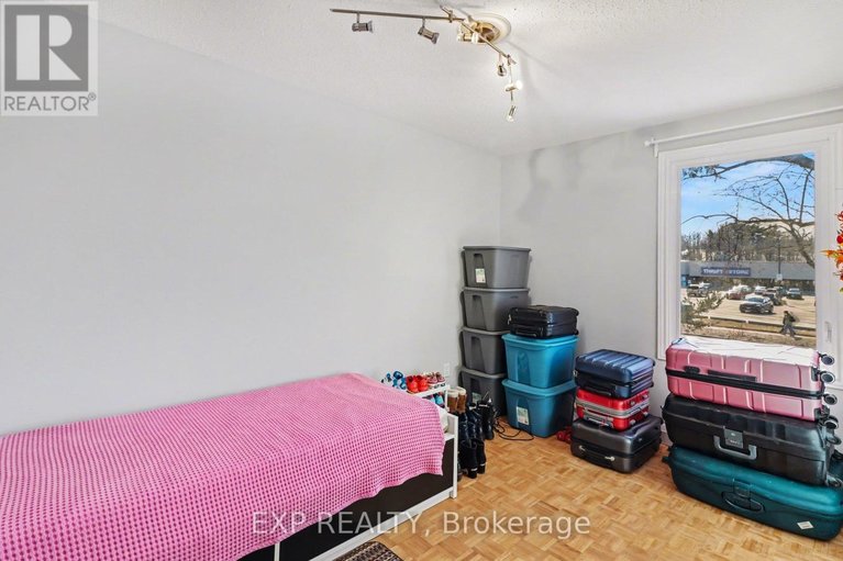 29541777/2332-ogilvie-road/beacon-hill-north/ottawa/ontario/K1J7N6_20