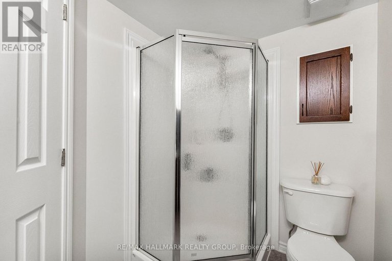 29051360/440-edgeworth-avenue/woodroffe/ottawa/ontario/K2B5L1_29