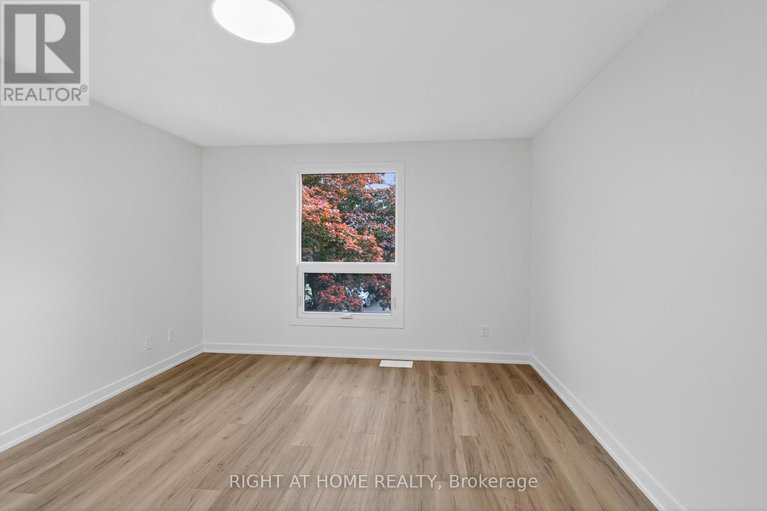 29027460/2311-stonehedge-crescent/pineview/ottawa/ontario/K1B4N7_19