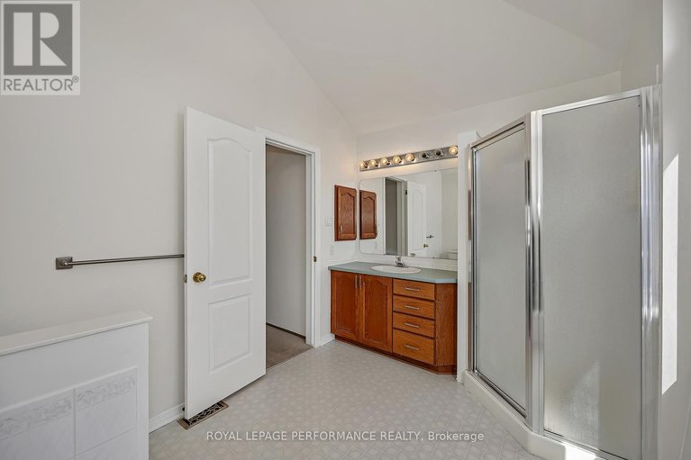 29648632/2023-rolling-brook-drive/orleans-village/ottawa/ontario/K1W1C9_20