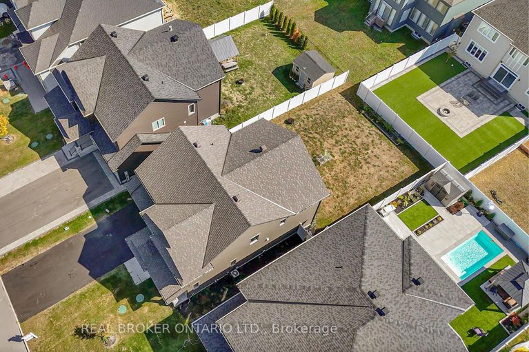 28980027/28-sopwith-private/huntley-ward-south-east/ottawa/ontario/K0A1L0_31