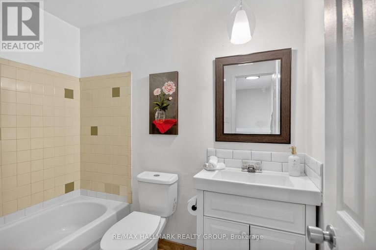 29672742/427-moodie-drive/bells-corners/ottawa/ontario/K2H8A5_24