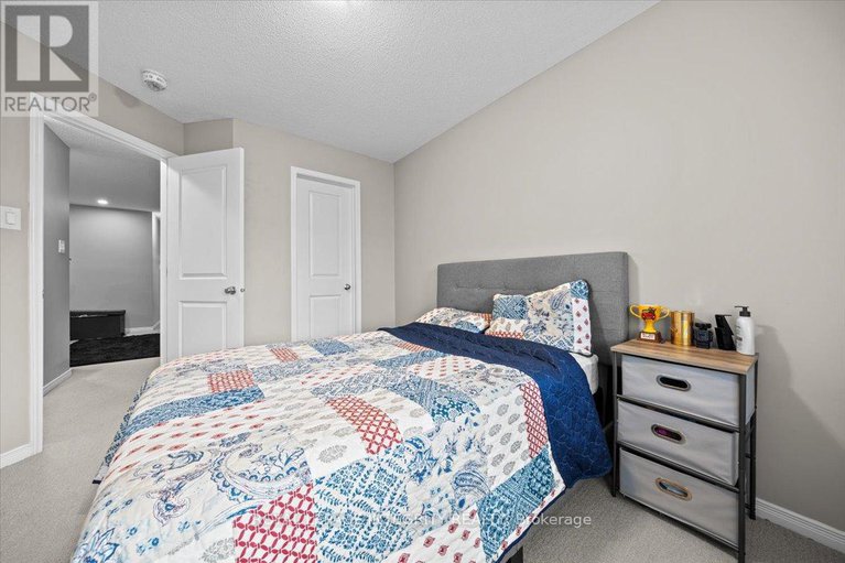 28631882/14-hackney-private/emerald-meadowstrailwest/ottawa/ontario/K2V0K8_24