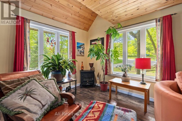 29580490/190-woods-road/constance-bay/ottawa/ontario/K0A3M0_13