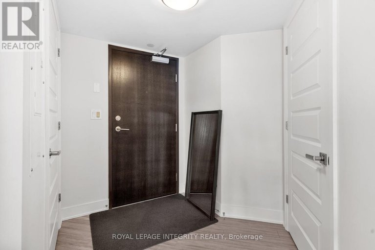 28649202/609-1035-bank-street/glebe/ottawa/ontario/K1S5K3_4