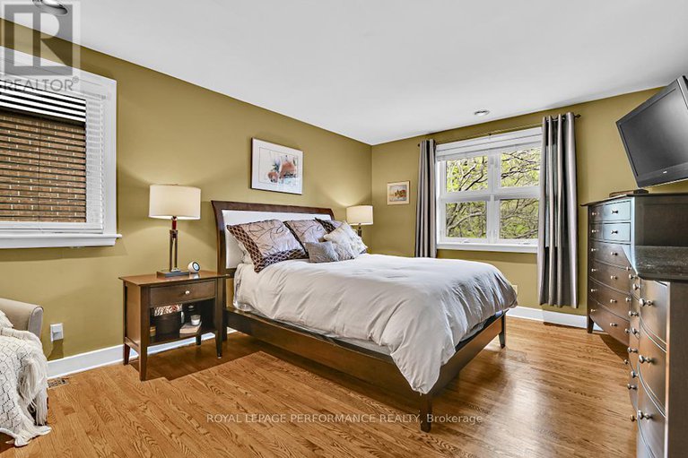 28274254/2043-riverside-drive/faircrest-heights/ottawa/ontario/K1H7X1_15