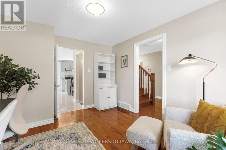 28648690/97-queensline-drive/bruce-farmgraham-parkqualicumbellands/ottawa/ontario/K2H7J6_15