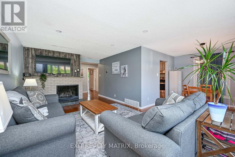 28875477/90-chesterton-drive/borden-farmstewart-farmcarleton-heightsparkwood-hills/ottawa/ontario/K2E5T6_5