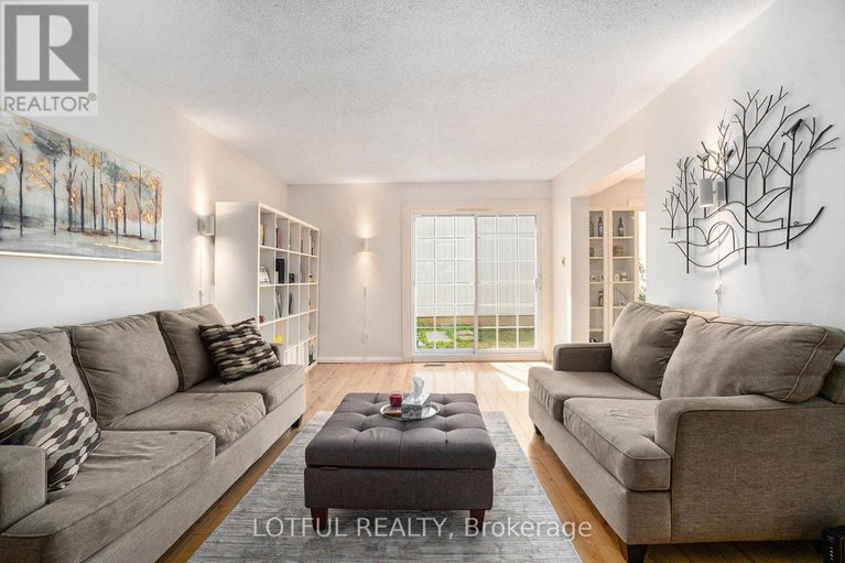 29061693/427-kintyre-private/carleton-square/ottawa/ontario/K2C3M9_4