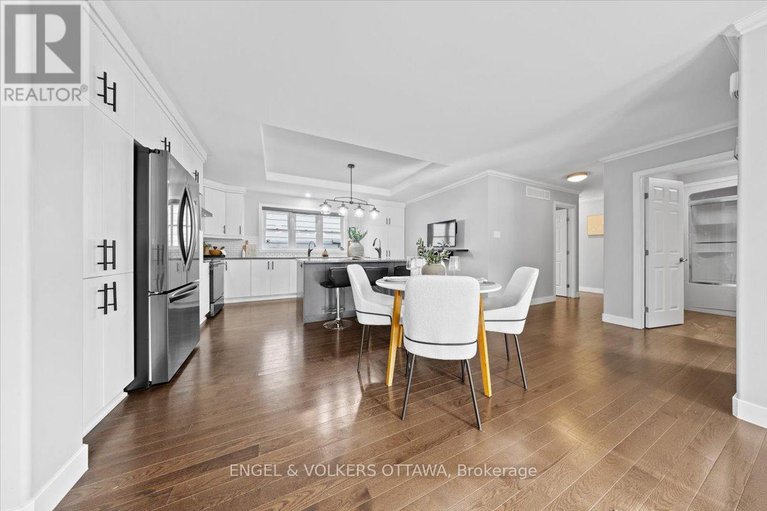 29439628/1005-gold-crescent/queensway-terrace-north/ottawa/ontario/K2B8C4_7