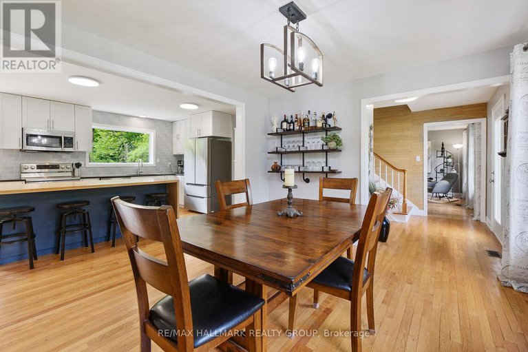 28552102/1430-royal-maple-drive/cumberland-ridge/ottawa/ontario/K4C1B5_13